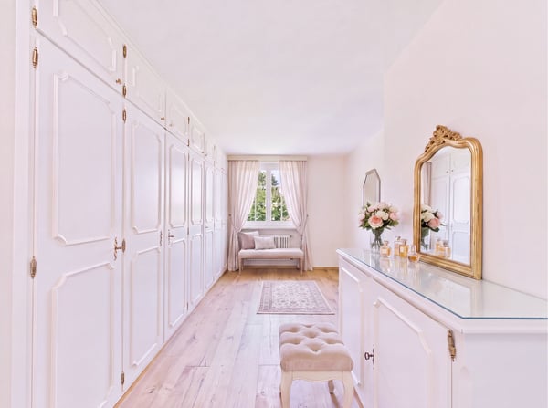 Privater Pool und traumhafte Naturkulisse: 235 m² Wohnfläche, Garagenplätze und rasche Nähe zu Basel 9