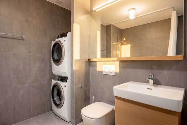Moderne 2.5-Zimmer-Wohnung mit sonnigem Balkon, Zürich 11