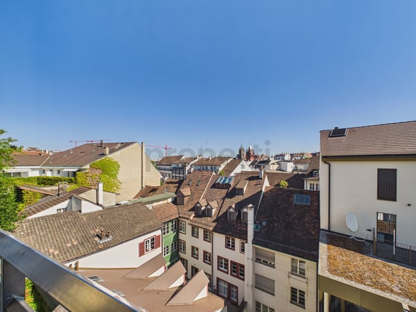 Charmantes Wohnen mit Balkon und historischem Flair 10