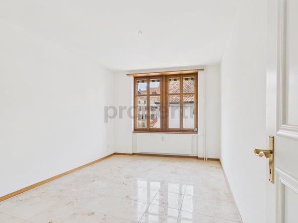 Charmantes Wohnen mit Balkon und historischem Flair 5
