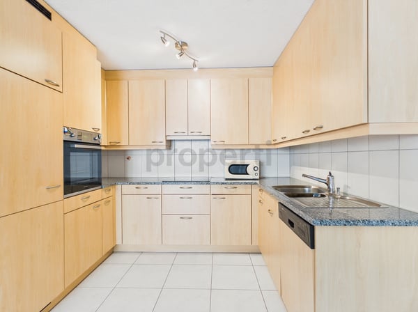Jetzt zuschlagen: Top-3.5-Zimmer-Wohnung in Otelfingen - seltene Gelegenheit in bester Lage! 2
