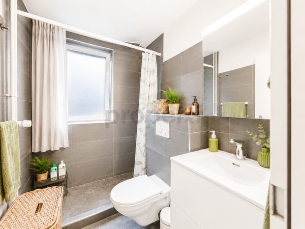 Renovierte 3.5-Zimmer-Wohnung mit Balkon und Einzelgarage in Rheineck 9