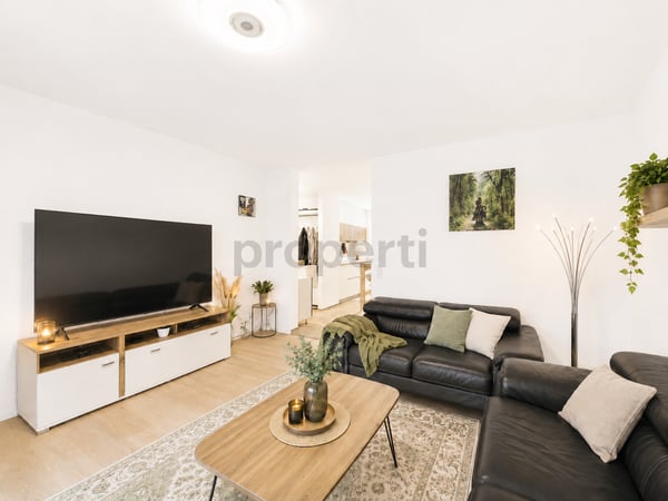Renovierte 3.5-Zimmer-Wohnung mit Balkon und Einzelgarage in Rheineck 1
