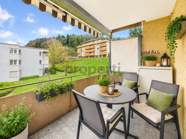 Renovierte 3.5-Zimmer-Wohnung mit Balkon und Einzelgarage in Rheineck 10