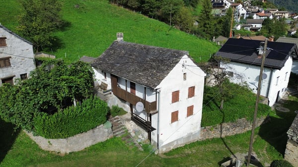 Rustico accogliente in vendita nella splendida Valle di Blenio 1