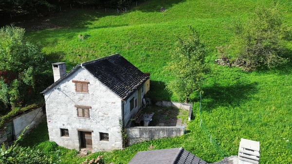 Rustico in vendita nella splendida Valle di Blenio 1