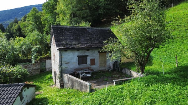 Rustico in vendita nella splendida Valle di Blenio 2