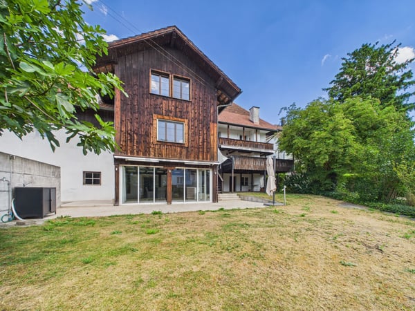 Historisches 4.5-Zimmer-Bauernhaus mit Charme, Pferdestall und grossem Garten in Attiswil 5