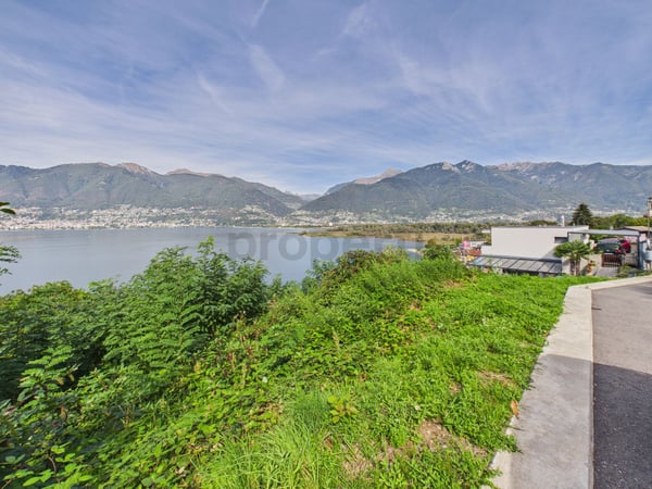 Terreno edificabile con vista panoramica sul Lago Maggiore e sulle montagne 4
