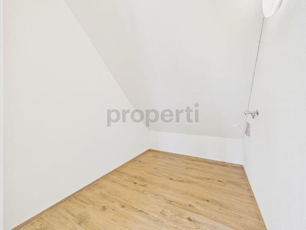 Attikawohnung direkt am Waldrand mit Zürichseeblick, Minergie-Standard und Free-Cooling 9