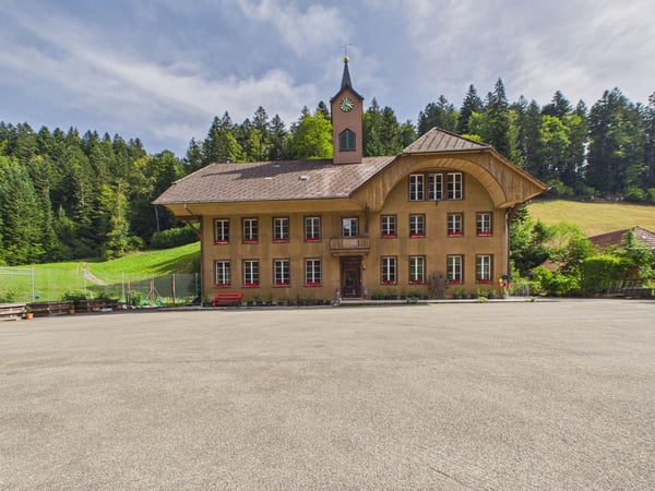 Einzigartiges Anwesen im Emmental - Privatsphäre garantiert, 443 m² Wohnfläche und Raum für Generationen 1