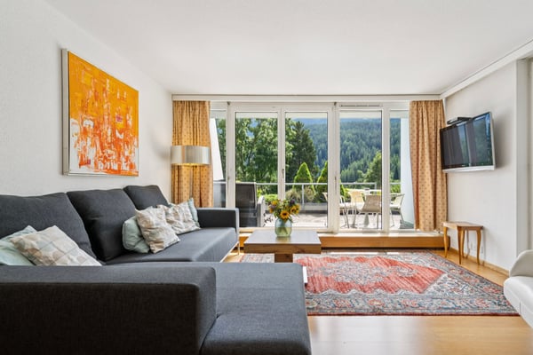 Investieren oder Wohnen in Scuol: Erst-/Zweitwohnsitz, 3.5 Zimmer Terrassenwohnung 1