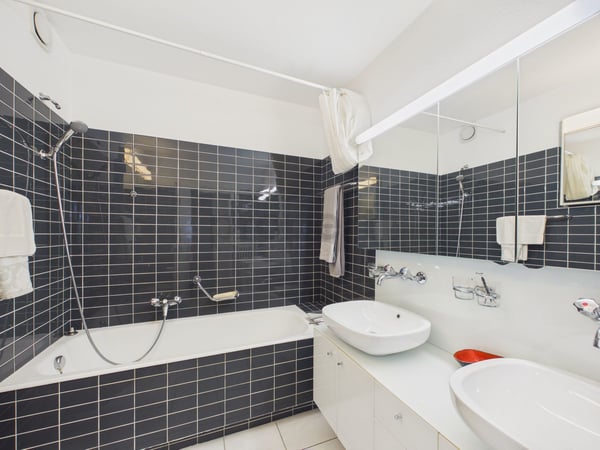 3.5 Zimmer Terrassenhaus mit unverbaubarer Seesicht in Meilen ZH 8
