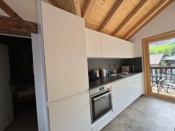 Herrliche Sicht auf den Thunersee, Helle Räume dank Süd-Ausrichtung, Erstbezug im Neubau mit vier Einheiten 2