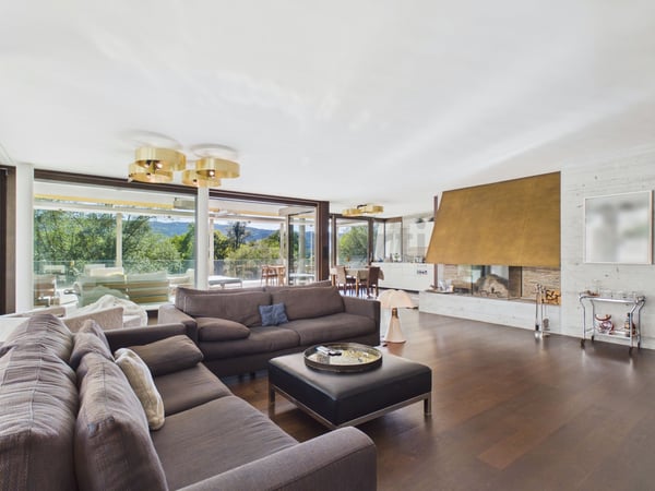 Exklusive Terrassenwohnung mit Blick ins Grüne und auf die Limmat, eine Oase mit privatem Pool und grosszügigen Räumlichkeiten 1