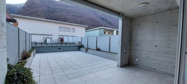 Appartamento moderno (costruzione 2017) nel cuore della Vallemaggia con finiture di rregio e vista sulle montagne 2