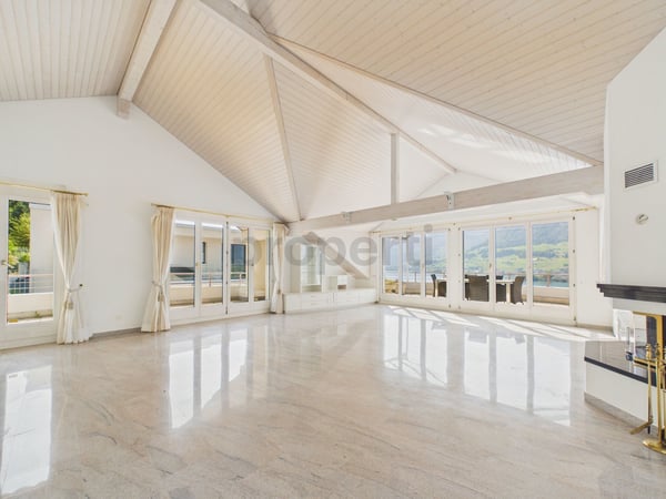Renovierte 6.5-Zimmer-Elegantwohnung mit Lift und Keller, Ennetbürgen
