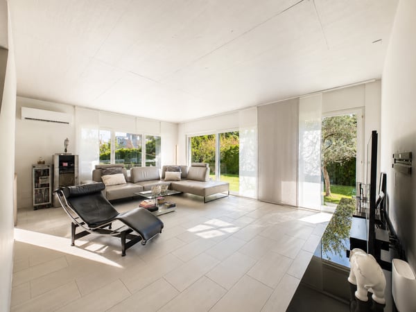 Villa moderna ad Ascona - Spazi generosi, giardino e terrazzi 2