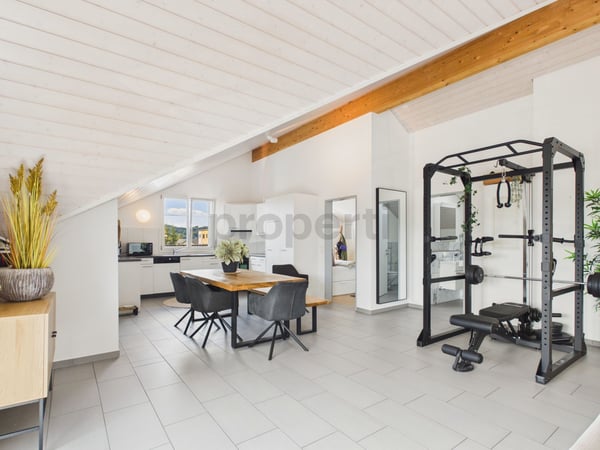 Helle 4.5-Zimmer-Dachwohnung mit 2 Bädern & Parkplätzen inklusive 5