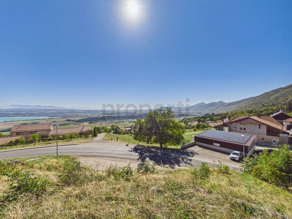 Terrain constructible de 901 m² au centre du village, Projet autorisé pour 2 appartements, Possibilité de parcelle individuelle 5