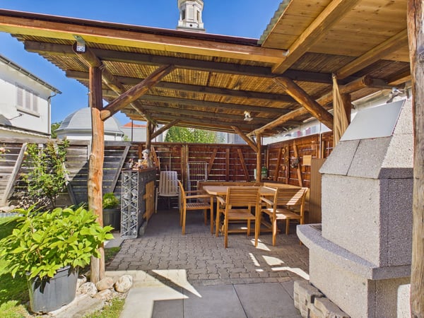 Ein Zuhause zum Wohlfühlen mit Gartensitzplatz, Pergola und Gemüsegarten 11
