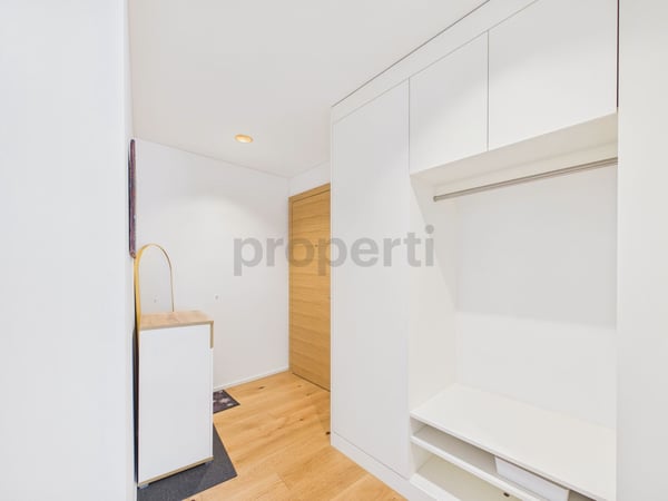 Elegante 3.5-Zimmerwohnung mit Seesicht und grossem Balkon 8