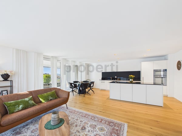 Elegante 3.5-Zimmerwohnung mit Seesicht und grossem Balkon 2