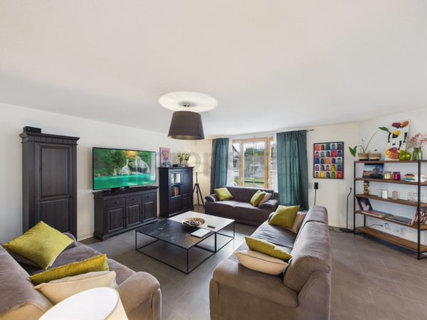 Vue Captivante, Grand Jardin avec Four à Pizzas, Chauffage par le Sol, Cave & Cadre Familial Paisible ! 2
