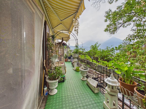 Casa bifamiliare con vista panoramica in zona residenziale di Cugnasco 12
