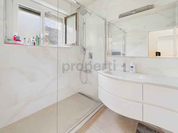 Rinnovato nel 2018, piscina e area grill condominiali e aria condizionata 12