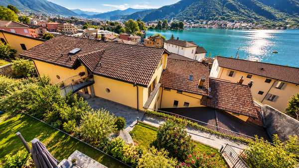 Attico con Vista Lago Spettacolare, Giardino Privato con pergolato, Panorama & Standing Superiore!