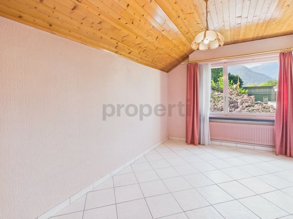 Grosszuegiges 6.5-Zimmer Einfamilienhaus mit Garten an einzigartiger Lage an der Aare in Interlaken 9