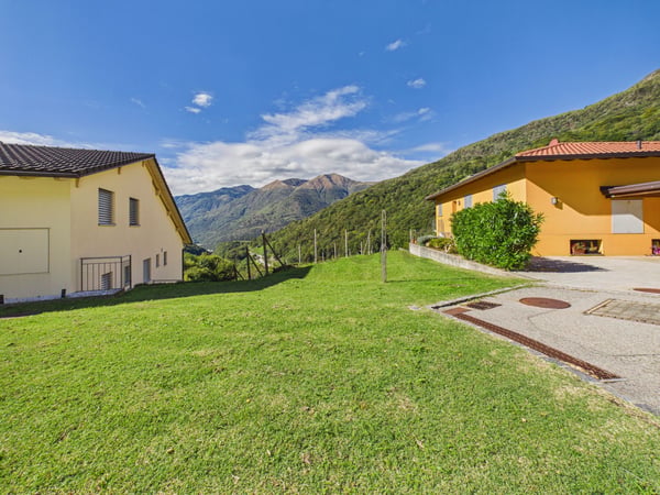 Ampia Superficie Edificabile di 1'389 m², Elevato Potenziale & Posizione Panoramica! 7