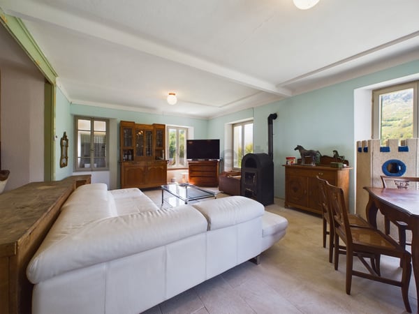 Pittoresca casa plurifamiliare con terreno nel cuore della Val di Blenio / Malvenfarbiges Mehrfamilienhaus mit Grundstück im Herzen des Bleniotals 11
