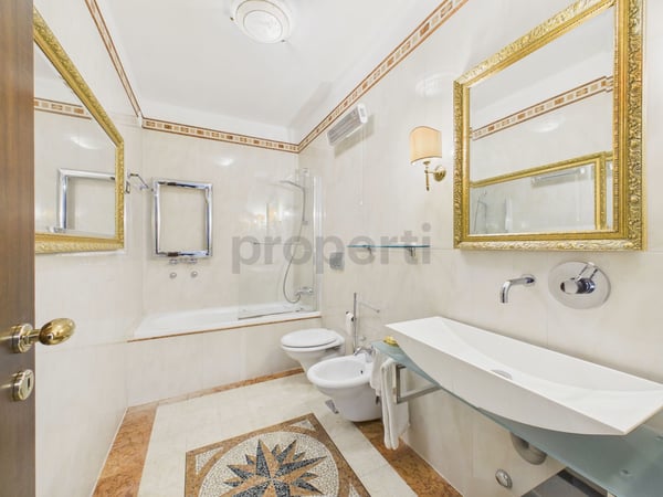 Elegante appartamento 4.5 locali nel cuore di Lugano-Cassarate 8