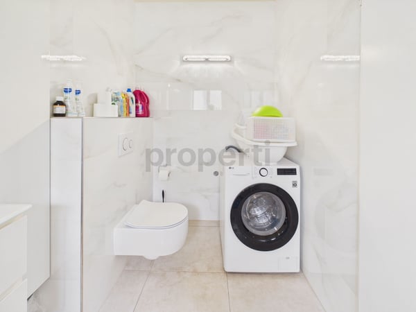 Rinnovato nel 2018, piscina e area grill condominiali e aria condizionata 11