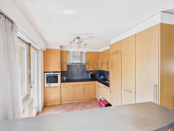 Balcon Privé, Ascenseur & Emplacement Idéal proche Gare et Écoles ! 2