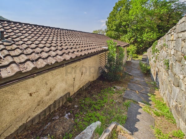 Splendida Vista sulla Valle Morobbia, Giardino con Pergola & Potenziale di Risanamento! 11
