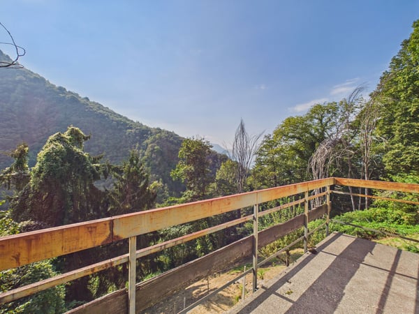 Splendida Vista sulla Valle Morobbia, Giardino con Pergola & Potenziale di Risanamento! 8