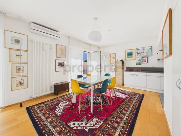 Finiture in Parquet, Aria Condizionata & Piani Luminosi! 2