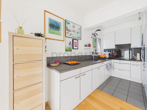Finiture in Parquet, Aria Condizionata & Piani Luminosi! 4