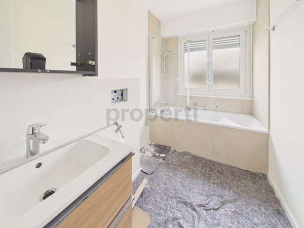 Appartement élégamment rénové 3.5 pièces avec ascenseur, Sion 8