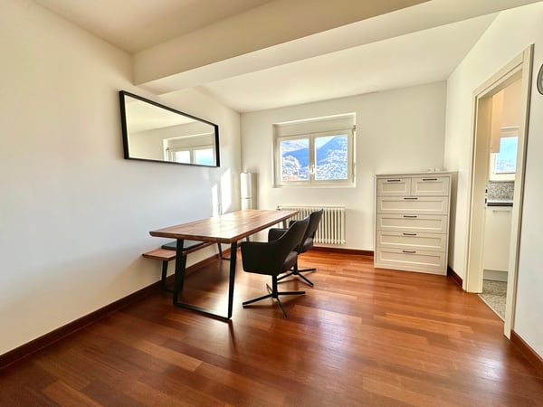 Villa Soleggiata con Vista Mozzafiato 7