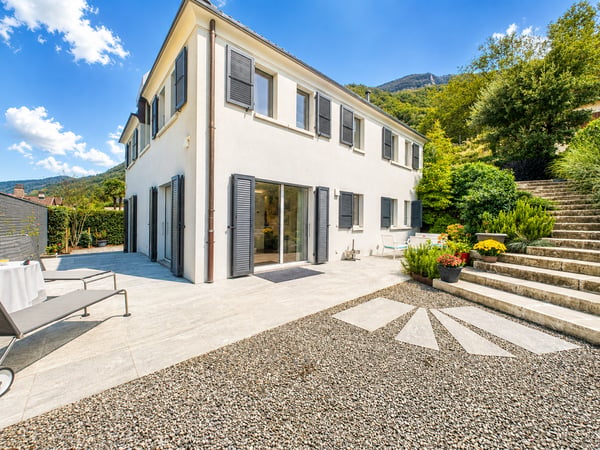 Luminosa villa unifamiliare con 5.5 locali a Riva San Vitale, TI 2