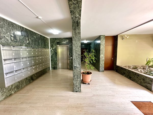 Luminoso appartamento di 5.5 locali nel cuore di Lugano . 7