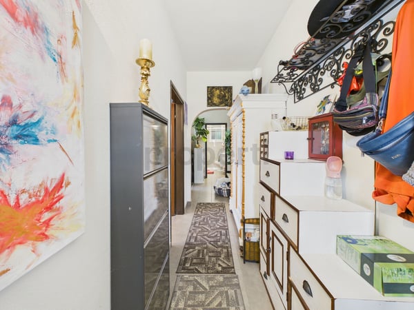 Casa bifamiliare con vista panoramica in zona residenziale di Cugnasco 6