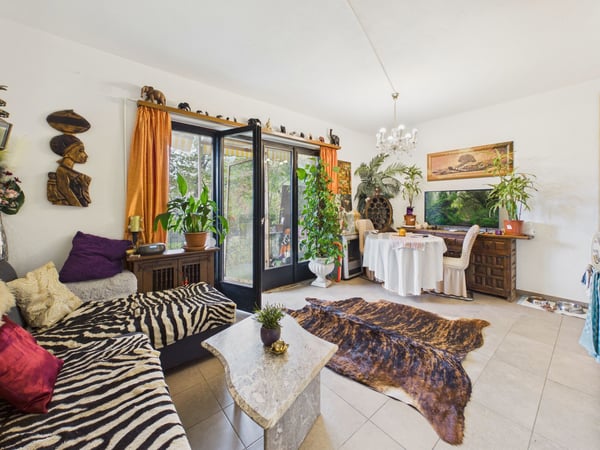 Casa bifamiliare con vista panoramica in zona residenziale di Cugnasco 5