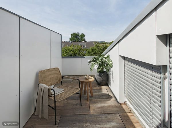 Maisonette-Traum auf zwei Ebenen: Renoviert mit Fussbodenheizung, Balkone und Einstellhallenplatz 10