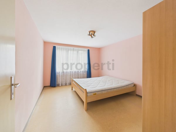Spektakuläre Bergsicht, Viel Privatsphäre & Hohes Wertsteigerungspotenzial im Safiental! 7