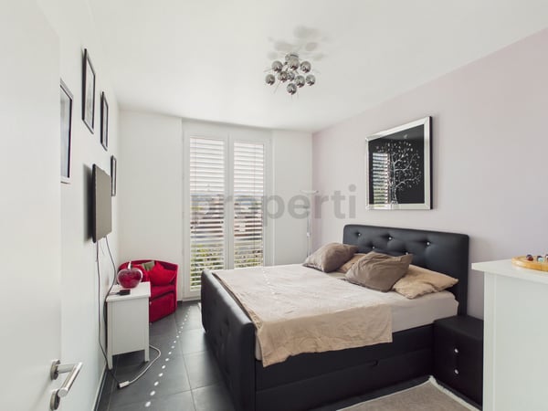 Vue Dégagée sur le Château et les Préalpes, Attique 3 m de Plafond, Balcon 12 m² & Place de Parc Incluse ! 5